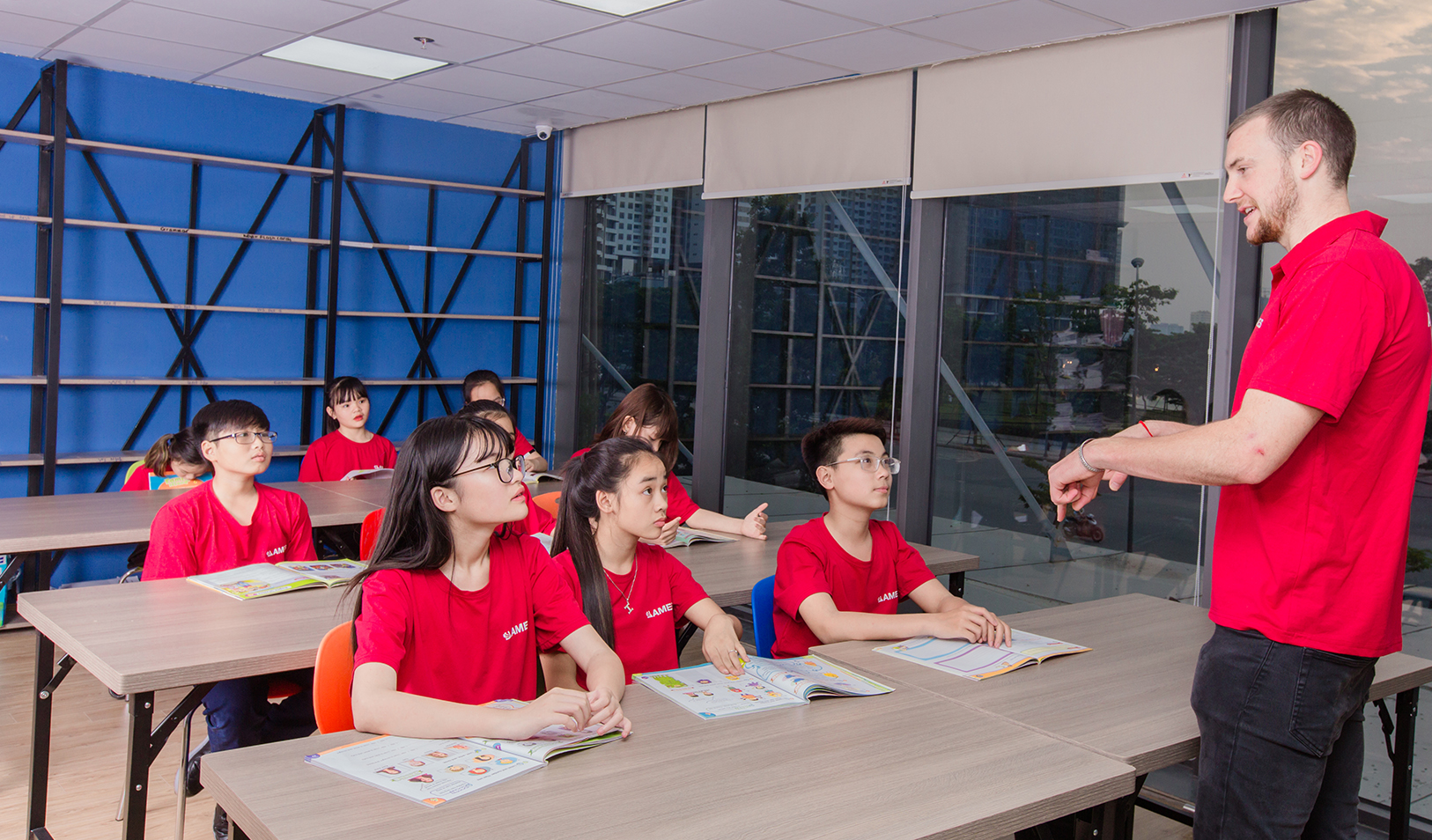Học sinh sẽ luôn được học tập giao tiếp với người bản xứ tại AMES