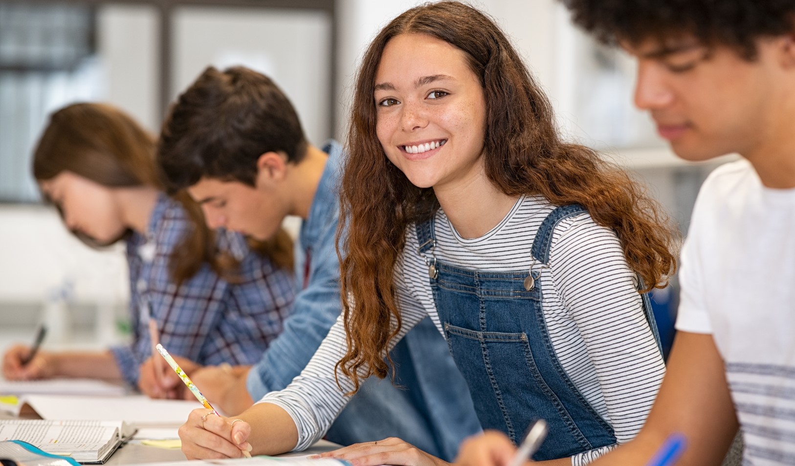 Chương trình học tiếng Anh cho học sinh trung học tại AMES English